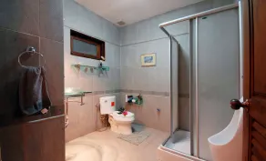 Villa spacieuse avec piscine, billard et salle de remise en forme au cœur de Chaweng - Image 5