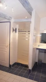Mas de charme , 5 Chambres, idéal 3 familles avec piscine chauffée, tennis.... - Image 5