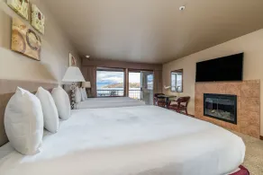 GrandView 200 - Luxury Waterfront condo - Image 5