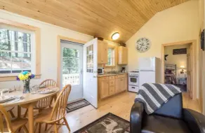 Pine Grove Cottages : Cottage 7 - Spacious 1 bedroom - Pet Friendly - Image 5