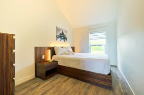 Cottage 19: Upper-Level Beachfront Unit in 4-Plex - Image 4