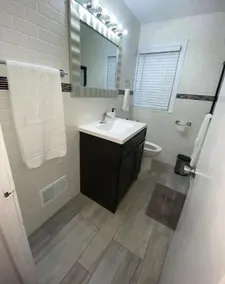 Spacious 3BR Home w Parking. Perfect for Families & Longer Stays - Image 2