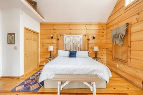 \"Treehouse Suite\" at Rustic Retreat Cabin w/Old Fashion Saun - Image 4