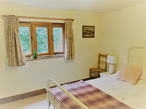 Cosy Self Contained Barn Annexe at foot of the Blackdown Hills - Image 5