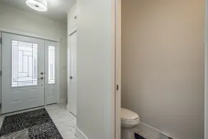 Exquisite Cowie Hill Townhouse - Image 3