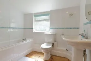 April Cottage, COVERACK - Image 4