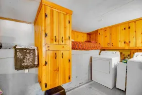 Waterfront, large covered boat slip provided, carport for 1 plus xtra parking - Image 2