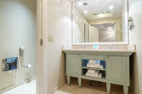 San Antonio | Couples Resort Stay | Pool + Spa | 1BR Suite - Image 5