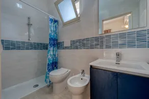 Casa Vacanze 'Anghelos - Piromafu' con Terrazza in Comune, Aria Condizionata, giardino con barbecue. - Image 4