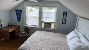 Bristol Short Stay for work, Nascar,Music, 1bdrm King size, Queen sleeper sofa. - Image 4