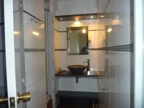 <--DIRECT sur cette  PLAGE, lumineux; VUE MER. T2*****42m2+TERRASSE+garage WIFI - Image 2