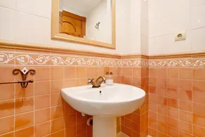 La Casita del Mar – Casa con Jacuzzi, Jardín y Terrazas a 300 m de la Playa en Torremolinos - Image 4