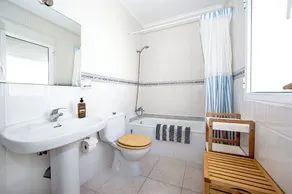 Superb Location with Great Outside Space - Image 2