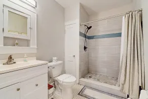 Spacious duplex with private balcony, washer & dryer, and WiFI - Image 2