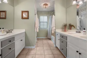 🌿 Private Hill Country Retreat with Fenced Yard + Fire Pit | Pet Friendly | Heritage House 🌄 - Image 3