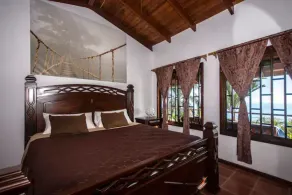 Spacious 3 bedroom villa with the best ocean views! - Image 4