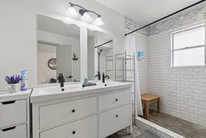 Family friendly/POOL/Sleeps 16/Luxury - Image 4