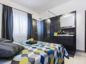 Exquisite Villa with Private Hot Tub in Grebaštica - Image 5
