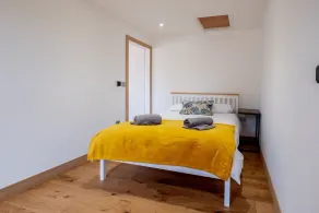 Three Tuns Apartments - Maple - sleeps 2 guests  in 1 bedroom - Image 4