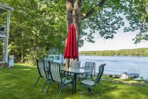 Nostalgic Winter Harbor Wonderland on Lake Winnipesaukee Sleeps 16 - Image 4