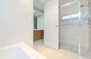 Divine on Dudley - Modern Home in Excellent Location - Image 3