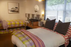 Spacious Garden House | real log fire | sleeps 8 | outdoor tub | pool - Image 3