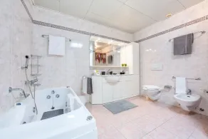 Chiara's Home with Balcony - Happy Rentals - Image 2