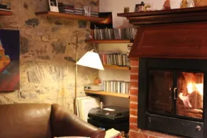 Maison de campagne avec grande terrasse juste à côté de la piscine - Image 4