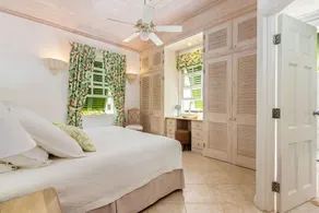 Wonderful Sea views and 90 seconds from the beach - Image 5