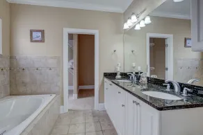Belle location de vacances en famille, 2 suites parentales, pouvant accueillir jusqu'à 15 personnes. - Image 2