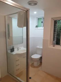 Stylish House Near Bikeway and Lone Pine Koala - Image 3