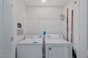 Apartmentanlage im 4. Stock am Wasser mit Innenpool, Strömungskanal, Whirlpool, Küche - Image 2