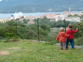 T3 en rdj pour 6 pers dans résidence avec piscine - Image 2