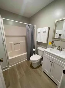 Patriot Point B, an inviting studio apartment - Image 4