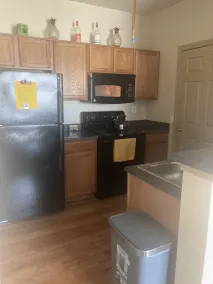 A Beautiful sunny Quiet & comfy 1 bedroom apartment - Image 4