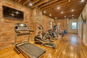 Luxury Penthouse located in the heart of Yankton. - Image 2
