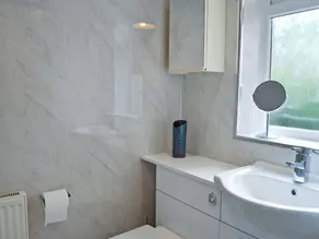 1 bedroom accommodation in Troon - Image 2