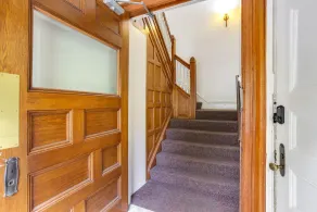Lovely  2 Bdrm Apartment on Bidwell Pkwy off Elmwood - 2nd Floor - Image 2