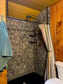 Lorelei of the Lake - Charming Cabin & Guest Cabin on the Shore of Lake Superior - Image 4