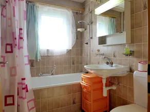 Angenehme Wohnung für 4 Personen mit  W-LAN, TV, Balkon, Haustiere erlaubt und Panoramablick - Image 2