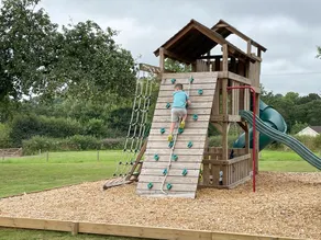 Devon Holiday Home.  Hot Tub, Play Area & games Room  Country Views.  12 Guests - Image 4