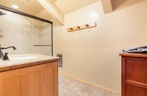 Condo haut de gamme près de Canyon Lodge - complètement rénové avec garage! - Image 5