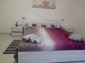 Comfortable apartment just minutes from the city - Image 4