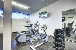 Harbor Towers – Bayfront Luxury with Pool & Tennis - Image 2