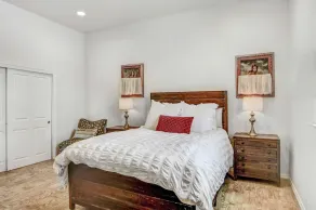 The Executive Suite- Apartment near the river! - Image 5