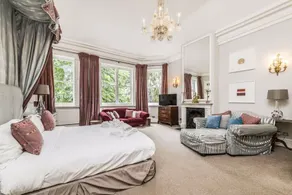 Huge Historic Townhouse in the Heart of London within 20 Min Walk To Westminster - Image 5