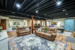 Lakes, Waterfall, Basketball Court: Family Getaway 5-7 bedrooms - Image 3