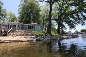 Lakefront Walkout Cottage, Beach, Dock, Kayaks, Sunsets on Pine Lake! 🐚🐟 - Image 5