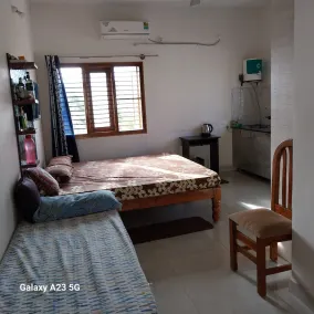 Ideal Cool Calm Room  for Couples & Individuals with kitchenette - Image 3