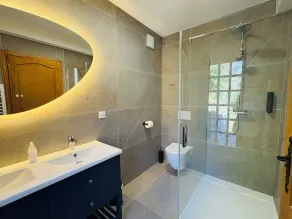Fünf Schlafzimmer Villa mit Pool im charmanten Dorf - Image 2